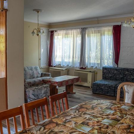 Pavai Apartman Hajdúszoboszló Buitenkant foto