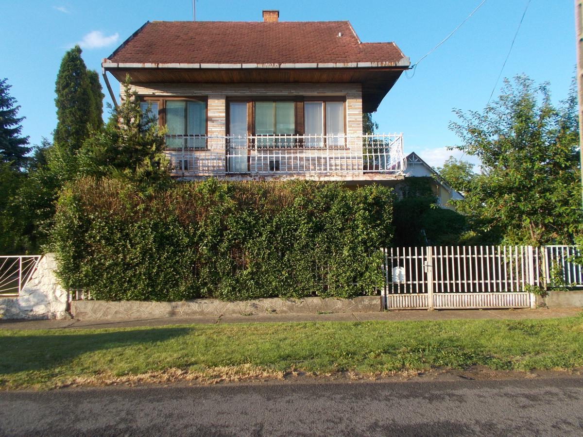 Pavai Apartman Hajdúszoboszló Buitenkant foto